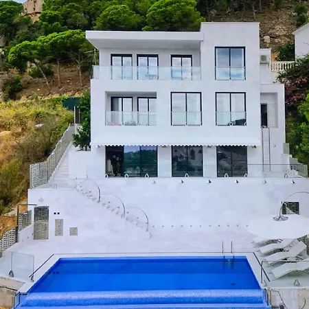 Fantastic Villa With Pool Landscape, Sea View Alpesi faház Lloret de Mar