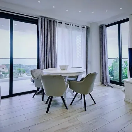 Fantastic Villa With Pool Landscape, Sea View *